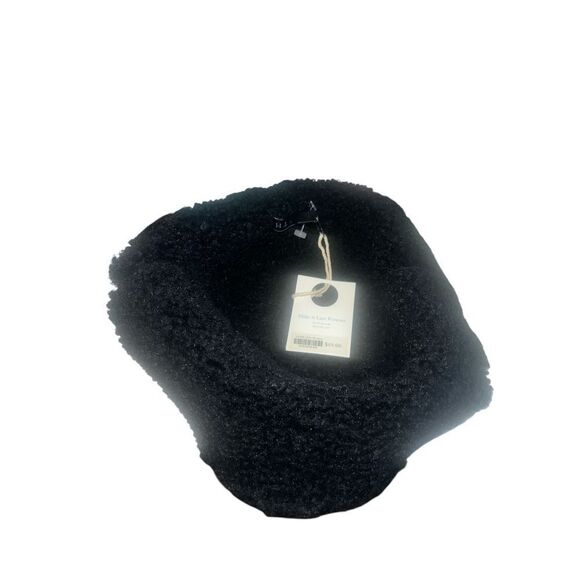 ✨Wyeth Astrid Suede Bucket Hat✨